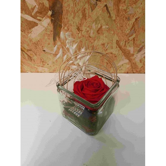 Composition Florale Décorative Rose Eternelle - Audacieuse Rouge