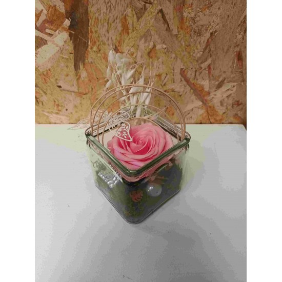 Composition Florale Décorative Rose Eternelle - Audacieuse Rose