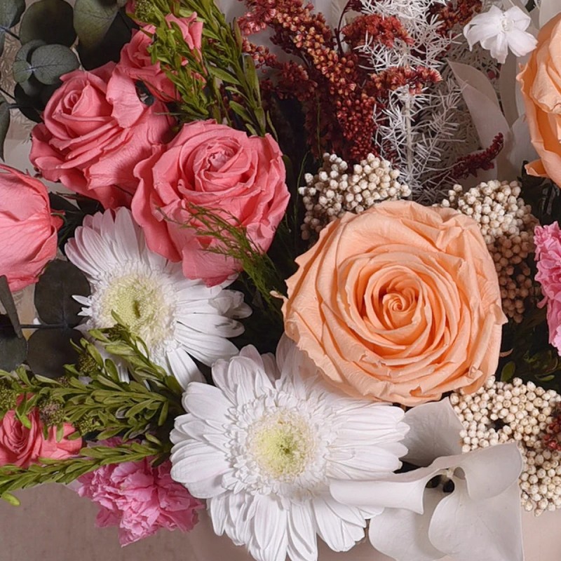 Box fleurs stabilisées rose cerise – roses, pampa Cerise sauvage – grossiste en végétal stabilisé