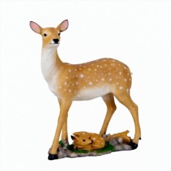 Biche avec faon en résine 47 x 16 H.55 cm - grossiste en décoration de vitrine pour commerces