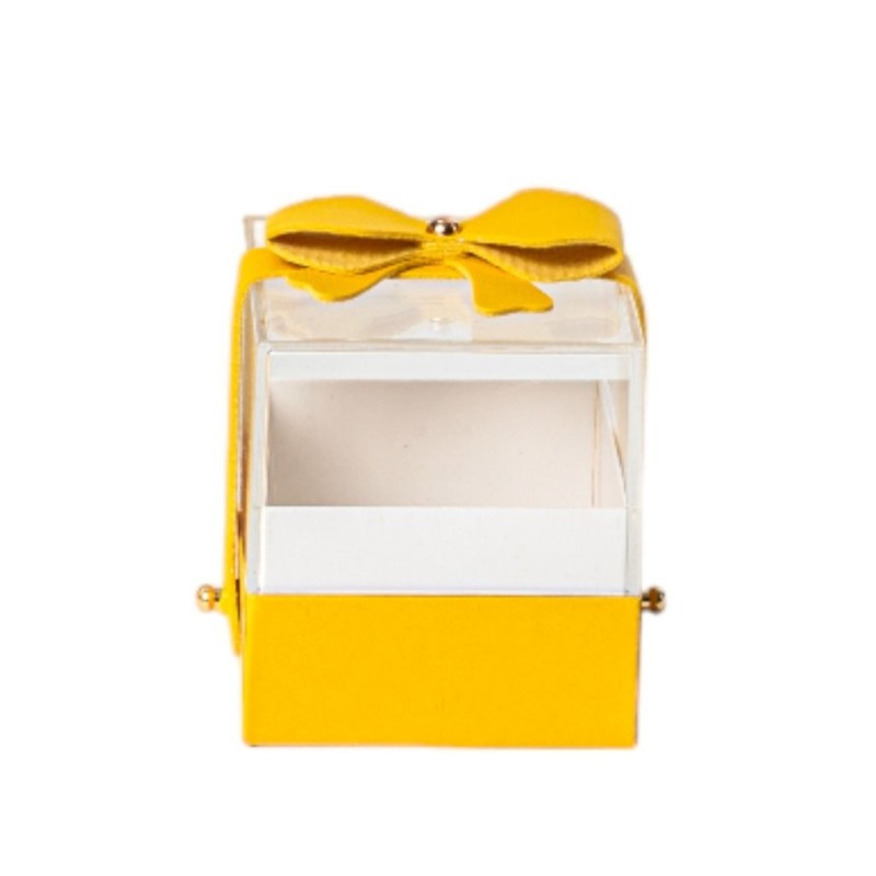 Petite boîte cadeau jaune en plexiglas avec nœud 6 5 x 6 5 H.7 cm - grossiste en boîtes à roses