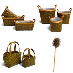 Paniers et jardinières en bois tressé garnis de bruyères et pommes de pin – grossiste en paniers d'automne