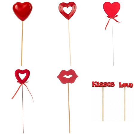 Bouquets de roses rouges avec piques cœurs, lèvres et mots Love – grossiste en piques de Saint-Valentin
